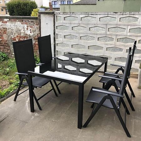 Charmante Gartenwohnung Mit Privatem Grossen Garten Кёльн Экстерьер фото