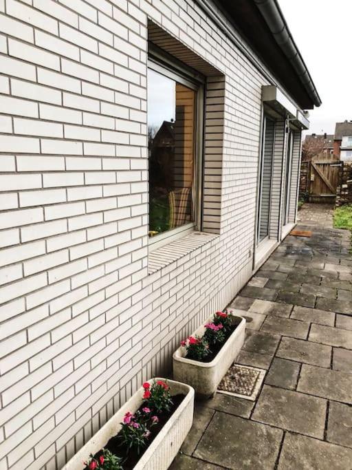 Charmante Gartenwohnung Mit Privatem Grossen Garten Кёльн Экстерьер фото